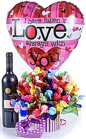 זר השוקולדים לב סגול יין ובלון זר השוקולדים לב סגול יין ובלון